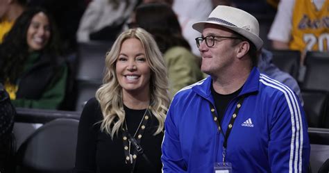 Lakers Gov. Jeanie Buss, Comedian Jay Mohr Reportedly Get .